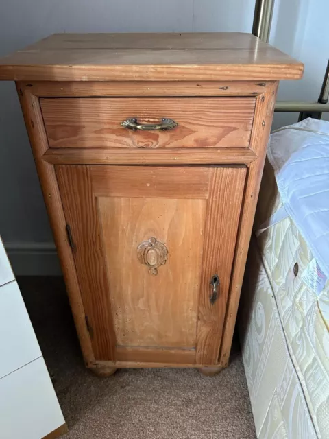 bedside tables x 2. Beautiful Pine