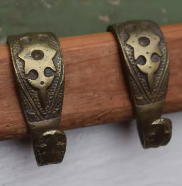 Pair of Victorian Brass Picture Rail Hooks old vintage antique painting hook peg