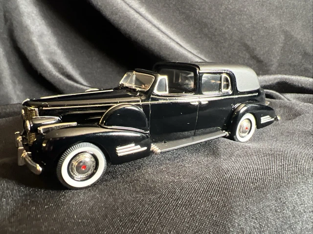 Miniature Brooklin Models 1/43 FS8 - Cadillac 60 Special Coupe 1938 - Bleu Nuit