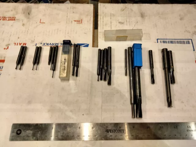 Lot of 19 machinist solid carbide threadmills 0.7, 40, 32, 28, 24, 20, 18, 16 13