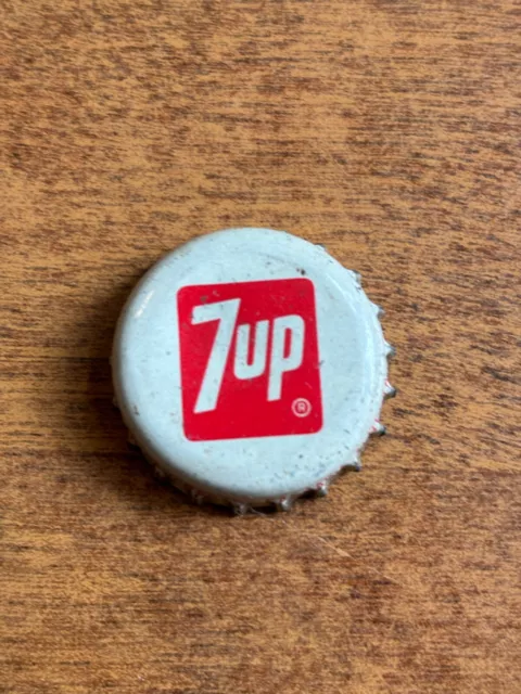 7-Up White/Red Vintage Soda Crown Bottle Cap - Used - Cork Lined - Nice