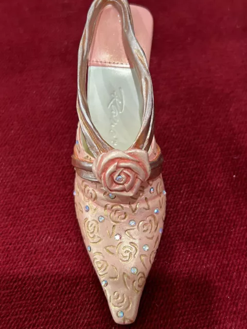 Vintage, Just the Right Shoe "WRAPPED IN ROSES" 2004 JTRS By Raine