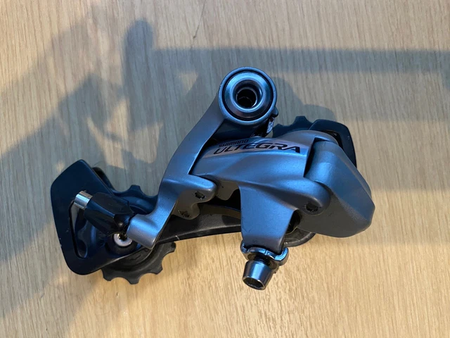 SHIMANO ULTEGRA RD 6700GS 10 Speed Derailer Medium Cage. 45.00