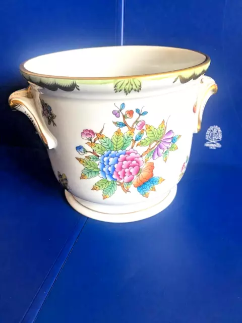 Herend Porcelain Handpainted Queen Victoria Cachepot With Handles 7214/Vbo