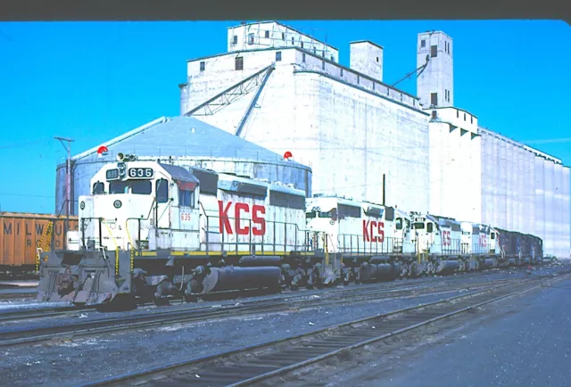 KCS 635 SD40-2, Kansas City, 08/85; Kodachrome Original