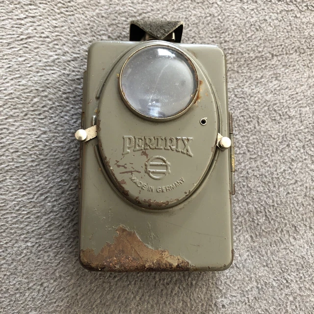 PERTRIX NR. 679 Taschenlampe Handlampe schwarz Militär Wehrmacht WK2