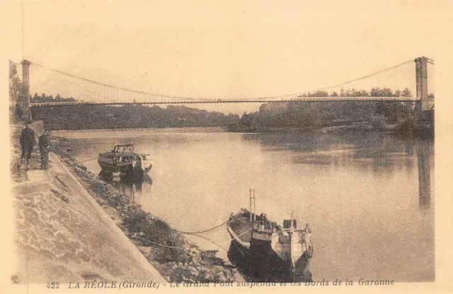 La Réole - Le grand pont suspendu et les bords de la garonne