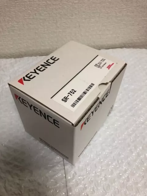 KEYENCE SR-752 Small 2D code reader SR752 from Japan New