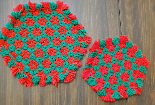 Vintage Handmade Trivets Set 2 Daisy Loom Red Green Yarn Christmas Holiday Farm