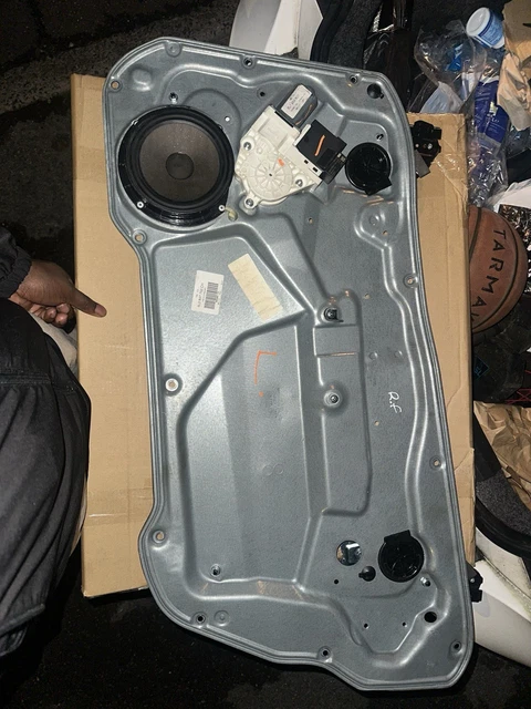 thumbnail image 2 of Front Left Electric Window Regulator For SEAT IBIZA III 6L (2/3 Door) - Without Motor By LST 2 of 4