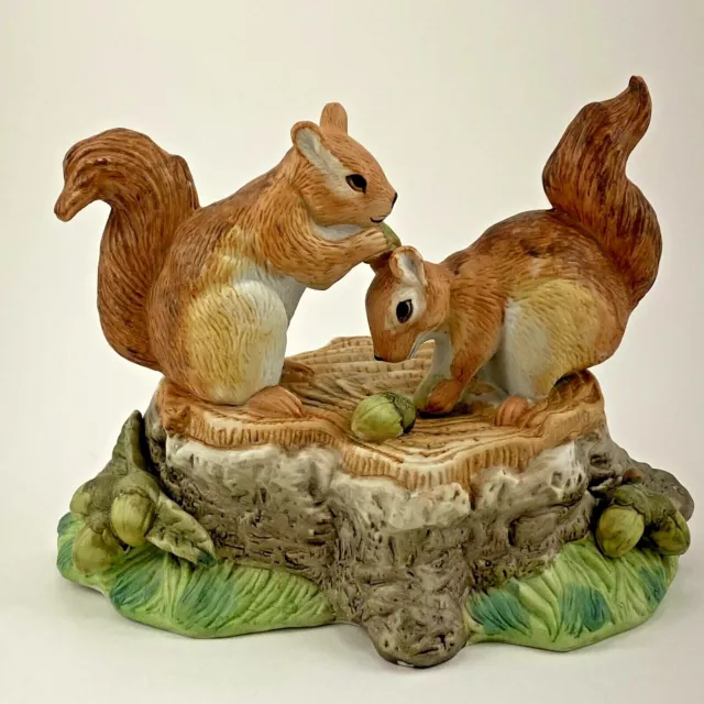 VTG Ceramic Acorn Nut Gathering Squirrel Pair on a Tree Stump Cabin Decor Korea