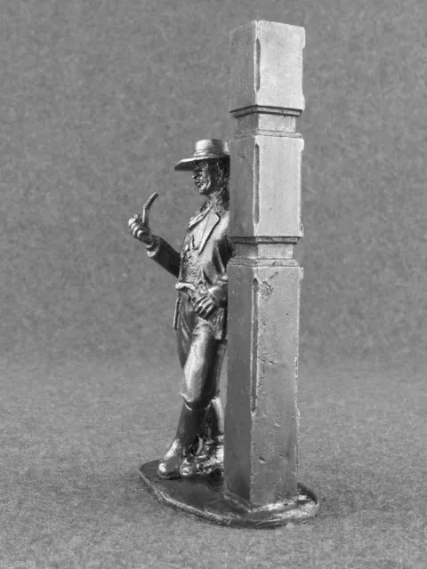 Wild West Cowboy “Bad” Miniature  Soldiers Tin 54mm 1/32