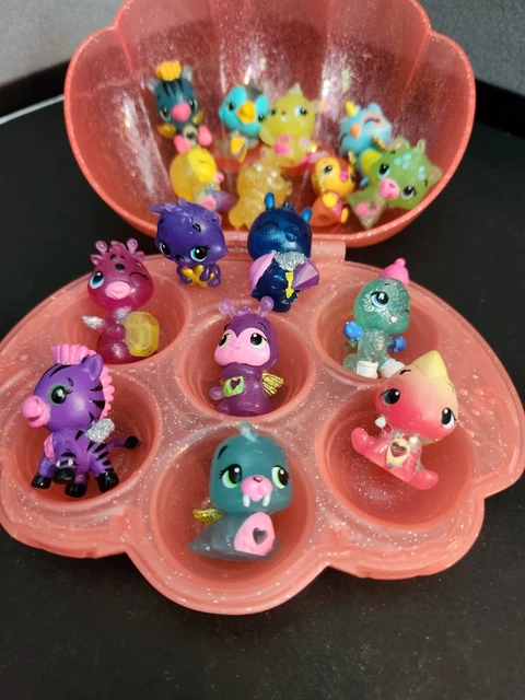 16 Hatchimals CollEGGtibles Small Plastic Action Figures Pink Sparkly Case