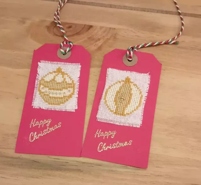 VERKAUF - Handgefertigte Kreuzstiche Weihnachtsgeschenk-Etiketten X 2