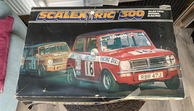 VINTAGE SCALEXTRIC 300 Electric Model Racing Set C579 with Mini 1275 GT ...