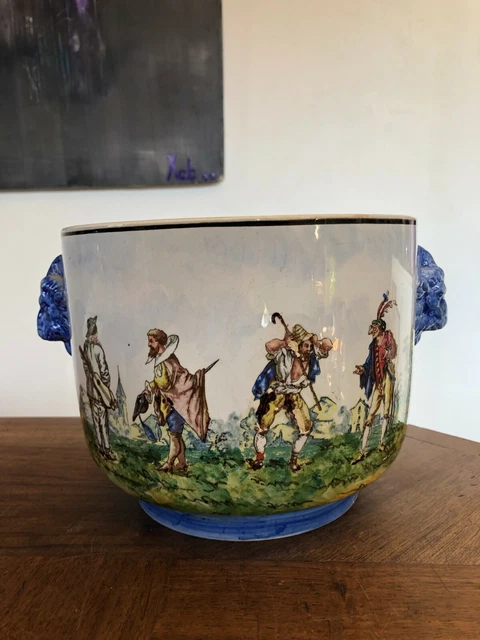 JOLI CACHE-POT, TÊTES DE BÉLIER "décor J.CALLOT" FAIENCE DE GIEN,