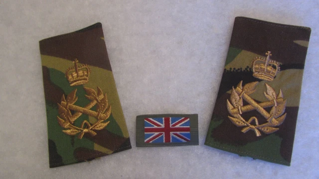 Distintivi Gradi Esercito Britannico Verdi &ndash; Assortiti &ndash; Nuovi (Non Emessi)
