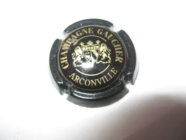 1 capsule de champagne Gaucher Bernard N°4 noir et or Insc Arconville