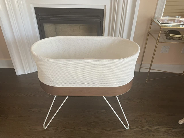 Happiest Baby Snoo Smart Sleeper Bassinet With Original Box
