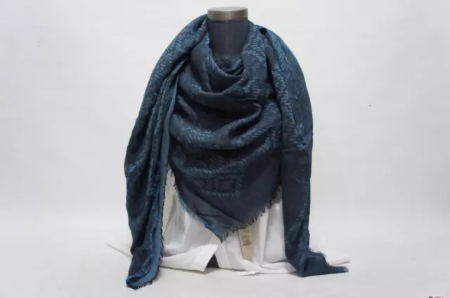 Burberry Giant Exploded Embossed Check Squere Scarfblue $550