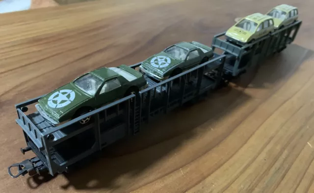 RARE lot De 2 wagons Marchandise Porte Voiture D’occasion + 4 Voitures Militaire