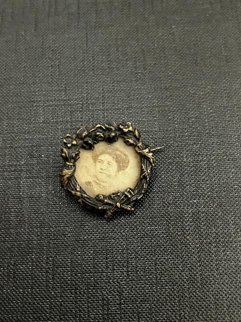 Broche Porte-Photo Cadre Vintage Art Nouveau Vers 1900 - En Métal Argenté - Occasion (État à Vérifier)