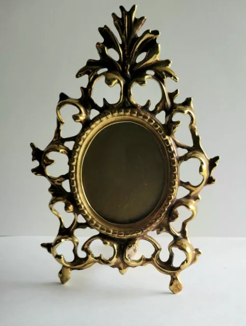 Vintage Ornate Heavy Brass Art Nouveau Metal Photo Tabletop Mantel Picture Frame