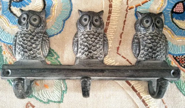 3 OWLS - Vintage cast iron / solid metal 3 hooks coat hooks