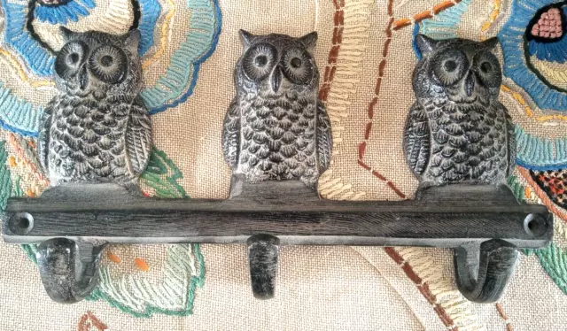 3 OWLS - Vintage cast iron / solid metal 3 hooks coat hooks