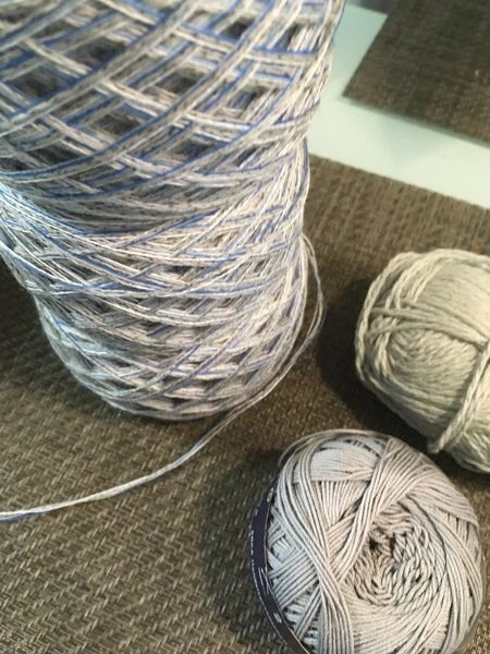Ca. 350 g Wolle zum Stricken, Häkeln oder Basteln mit und ohne Banderole, Rester