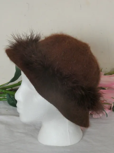 Cappello vintage anni '80 marrone mohair/angora e piume in perfette condizioni