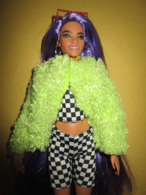B1567) Wunderschöne Neuwertige Extra Barbie Mattel Mit Ihrer Originalen Kleidung