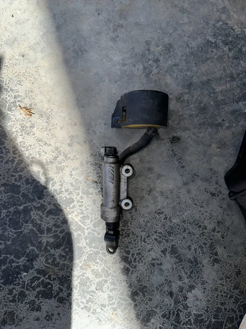 2004 HONDA VTX1300c REAR MASTER CYLINDER BRAKE BACK COMPLETE WITH RESERVOIR