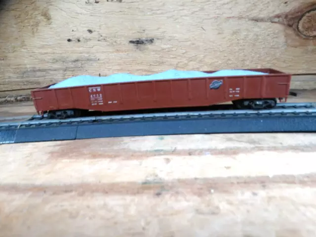 Revel HO 51' Chicago North Western CNW 4052 Gondola with Gravel Load