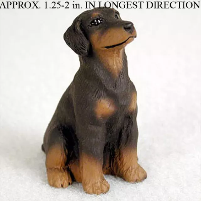 Doberman Pinscher Mini Main Peint Figurine Rouge Uncrop