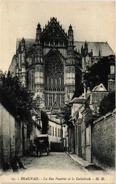 CPA AK BEAUVAIS - La Rue Feutrier et la Cathédrale (424206)