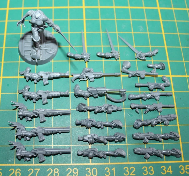 warhammer Necromunda lot de bras armés + figurine sans tête House Escher