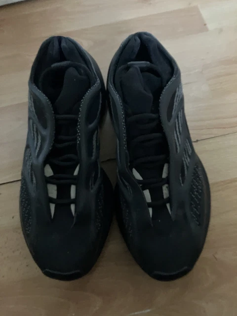 Yeezy 700 adidas nere prezzo sale