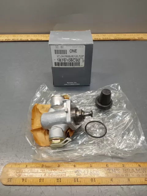 NOS Genuine International 1876108C92 Low Pressure Fuel Pump Kit. DT466E