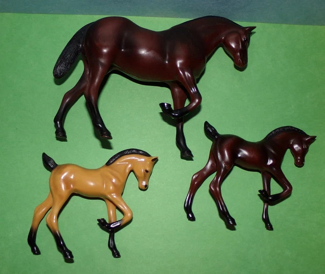 Lot of 3 Hartland Quarter Horses; Bay Mare & Foal plus a Buckskin Foal 1970's