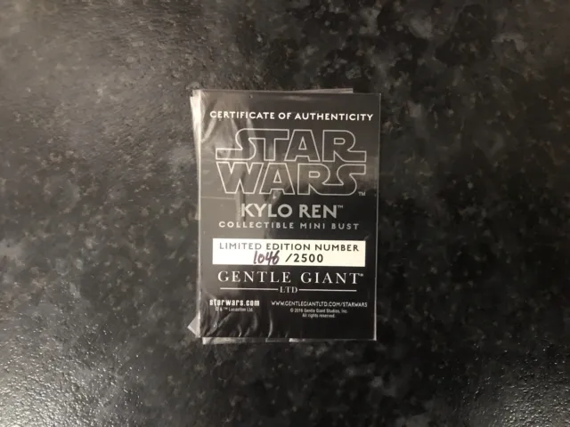 Gentle Giant Star Wars Kylo Ren Mini Bust 2