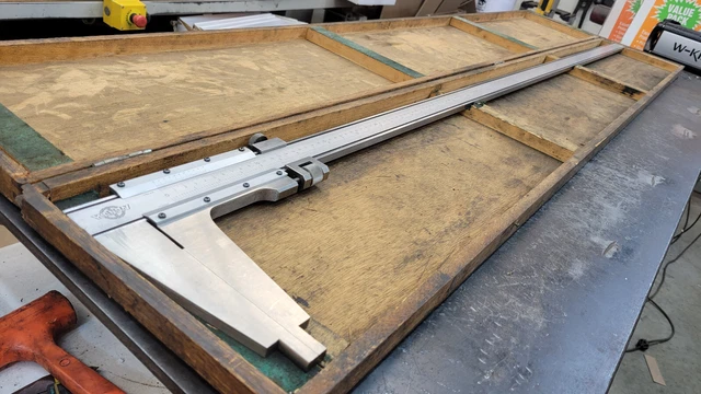Kanon 60" 150cm Vernier Calipers TESTED, original wooden case, made in Japan