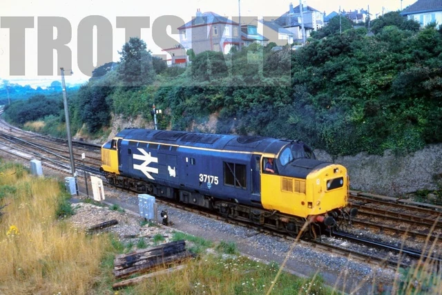 35MM SLIDE BR British Rail Diesel Loco Class 37 37175 Parr 1986 