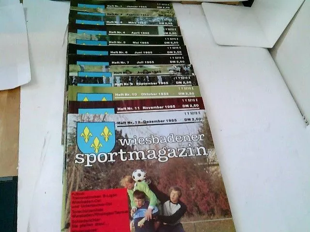 Kovolut bestehend aus 12 Magazinen, zum Thema: Wiesbadener Sportmagazin 4. Jahrg