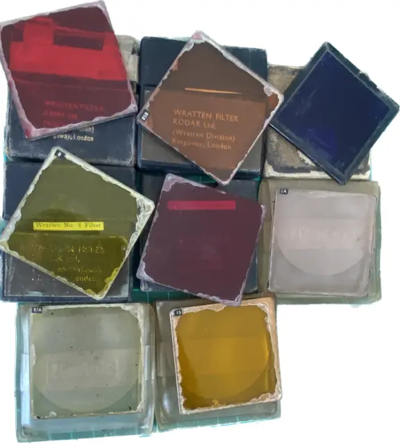 Antiguo estuche de cuero con filtros cuadrados Wratten de 8 X 2