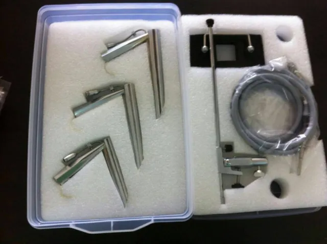 Fiber Optic Operating Laryngoscope with fiber optic cable