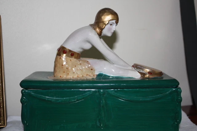 Boîte à Bijoux Art Déco Figurine Féminine Cléopâtre – Signée Veronese