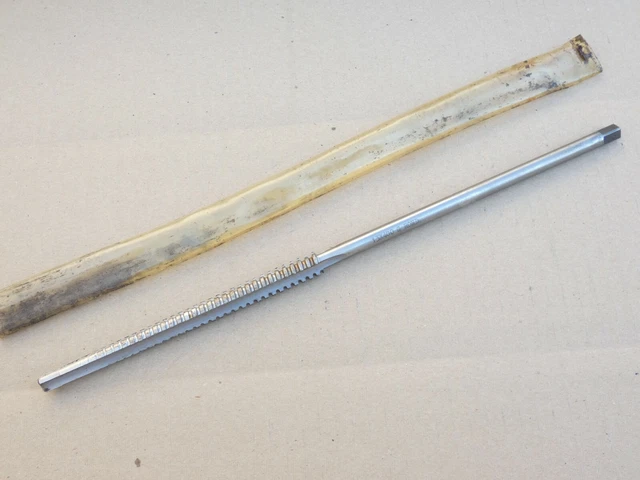 PROMAT Taraud à main DIN 352 no. 3 M27 x 3 mm HSS ISO2 (6H) | Leroy Merlin