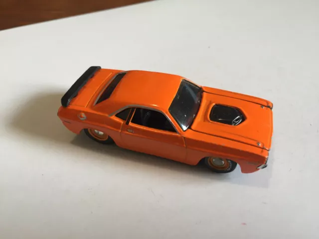 Maisto 1970 Dodge Challenger R/T orange diecast car 1/64