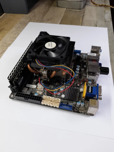 Lot De 40 Composants PC – Cartes Graphiques, RAM, Processeurs, Antennes (occasion)